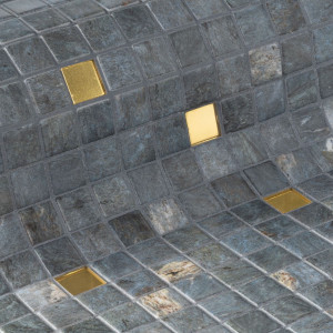 Mozaika basenowa szklana Ezarri, seria Gold, kolor Dolerite Gold