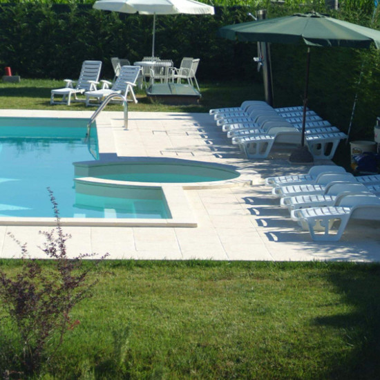 Pool edge stone, curve white 2,5 m TORO