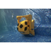 Dolphin WAVE 100 CB pool cleaner cleans bottom, walls and waterline