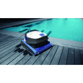 DOLPHIN S300i pool vacuum cleaner with app bottom, walls water line