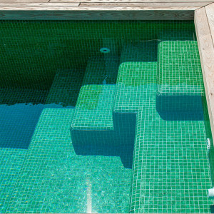 Pool glass mosaic, Niebla series, colour 2585-B EZARRI 2