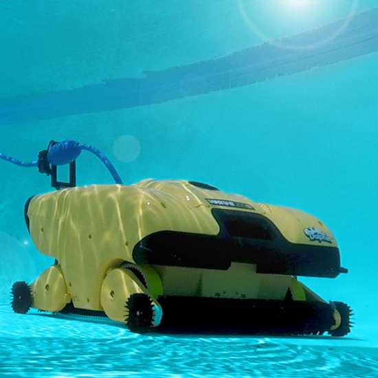 Odkurzacz basenowy Dolphin WAVE 200XL czyści dno